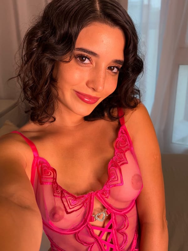 Mia — photo 1